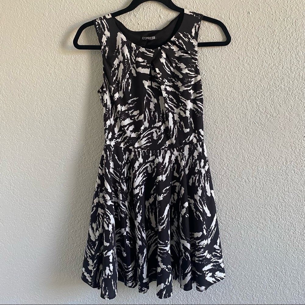 Black and White Express Dress - XS